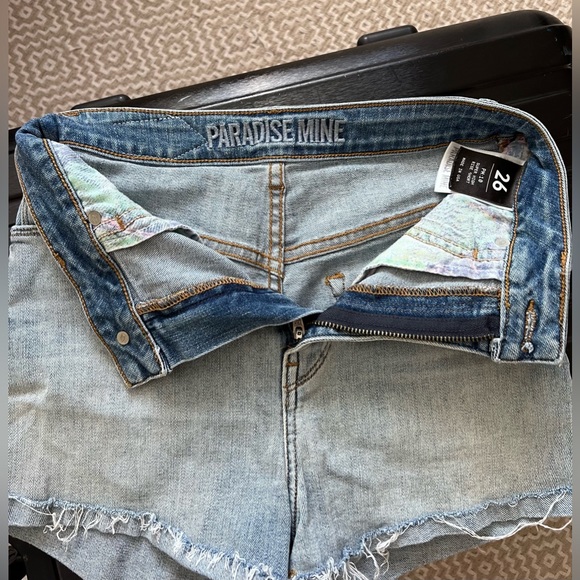 Aritzia Paradise Mine Super High Waist Denim Shorts Size 26 - Picture 3 of 5